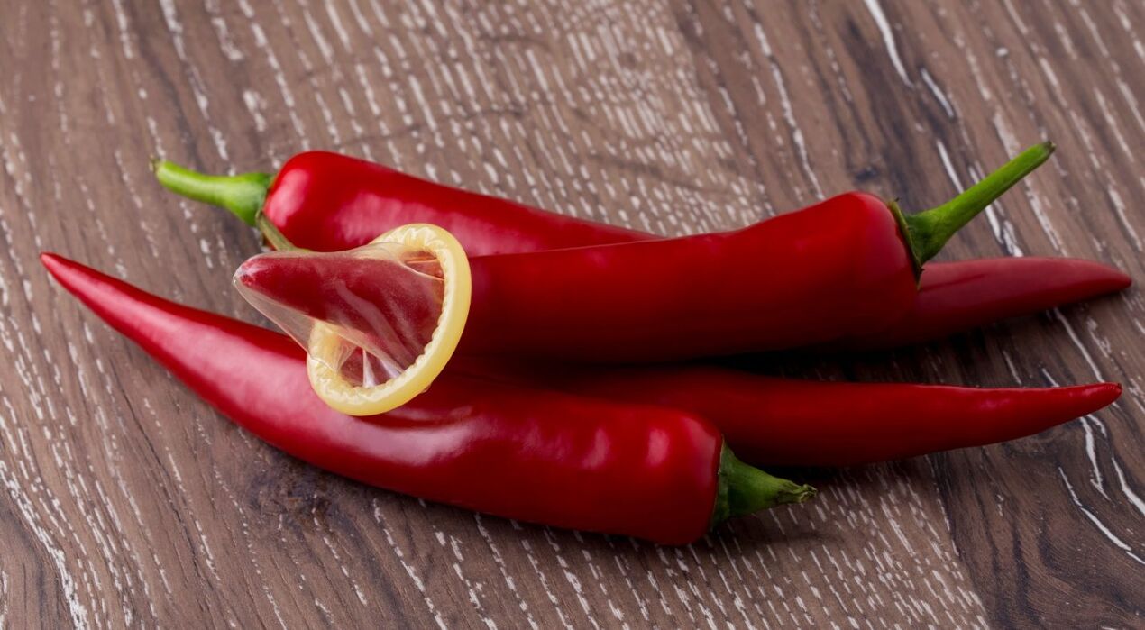 Chili Peffer erhéicht den Testosteronniveau am Kierper vum Mann a verbessert d'Potenz